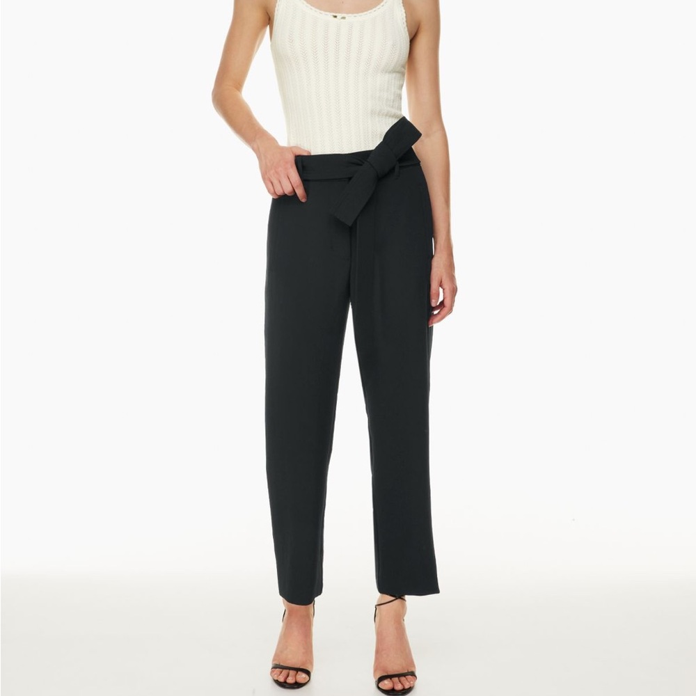 Aritzia Wilfred High Rise Jallade Trouser Pant Crepe in Black 0 Like New